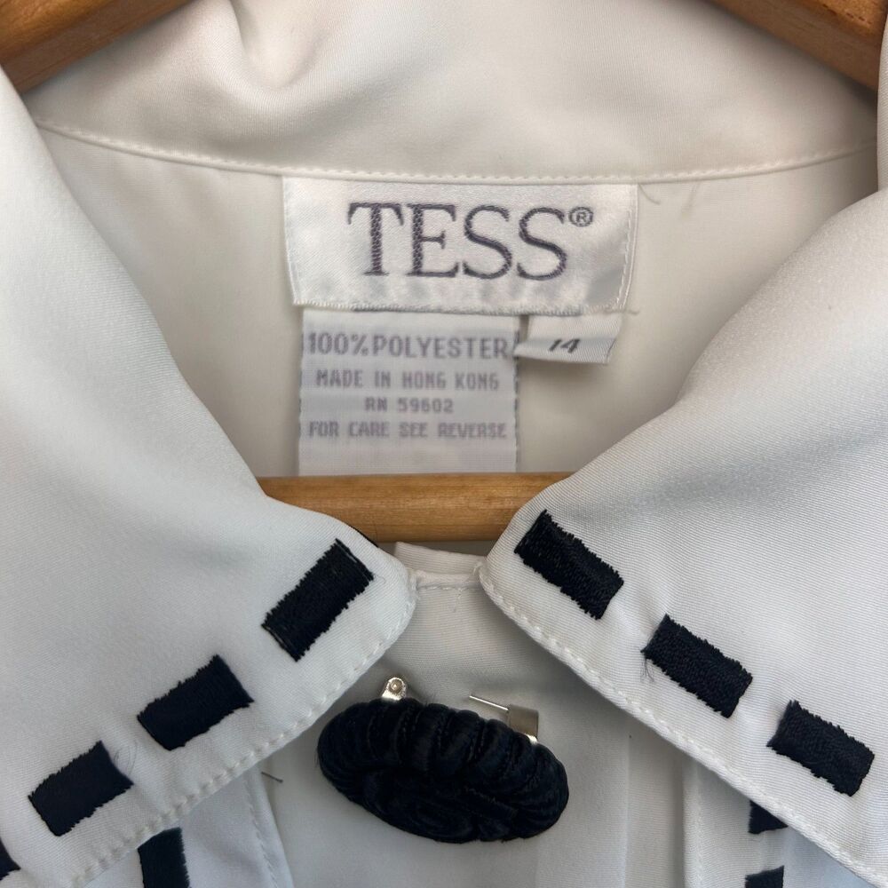 Vintage Tess Large Stitch Button Front Blouse - Picture 4 of 9